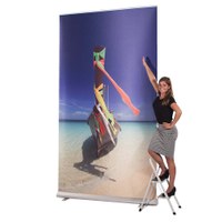 Bannerdisplay RollUp - MAX Bannersichtmaß: 1.500x2.700mm mit Teleskopstangen für flexible Höhen - Roll_up Maximus 1500