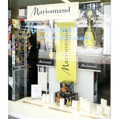 Shopsystem Marrionaud Individuelle Ausführung & Format bitte als Freitext formulieren - Shop-Displays-Marionnaux-Solothurn Shopsystem Marrionaud Individuelle Ausführung & Format bitte als Freitext formulieren - Shop-Displays-Marionnaux-Solothurn